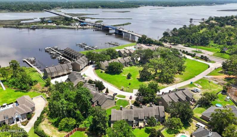 495 Popps Ferry Road Unit 27