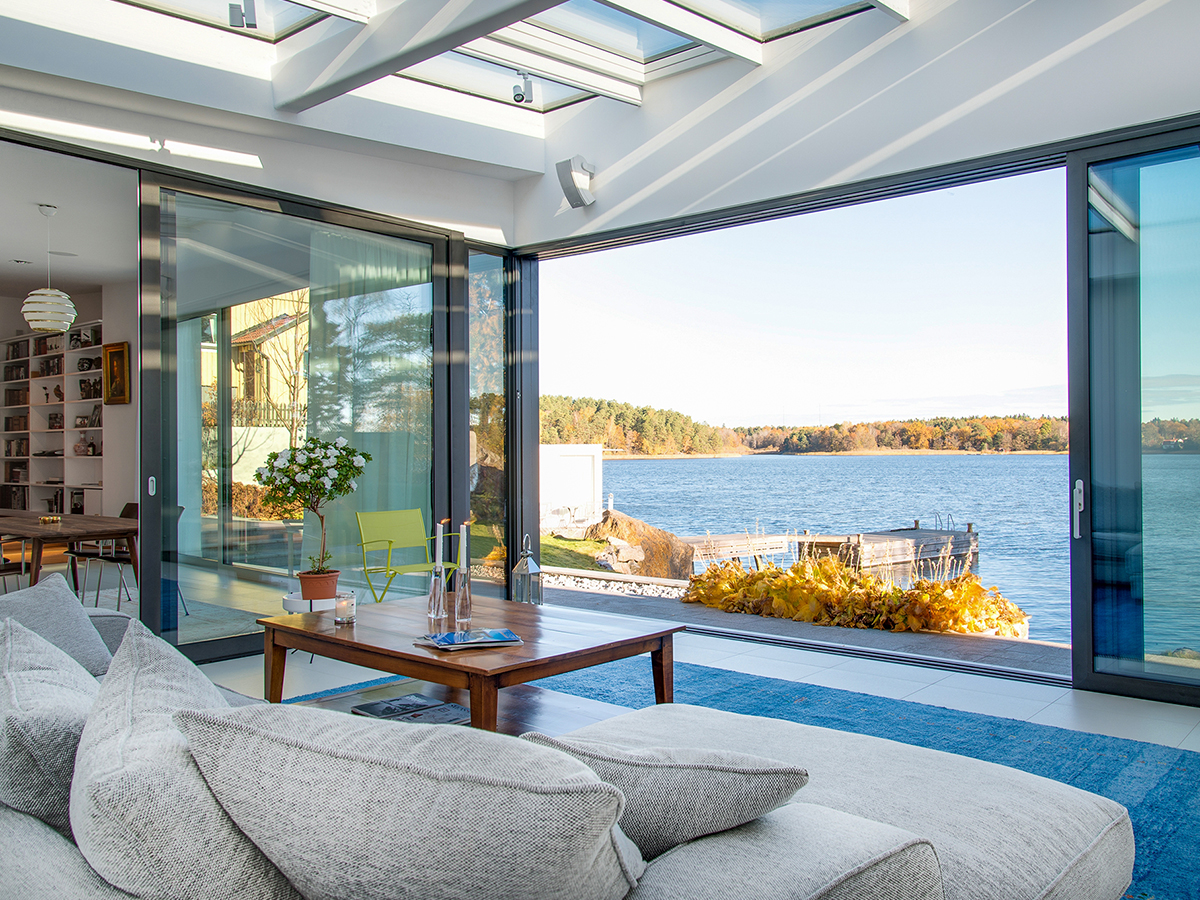 Beautiful living room that overlooks the water